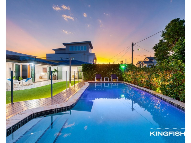 18 Furlong Street, Broadbeach Waters QLD 4218