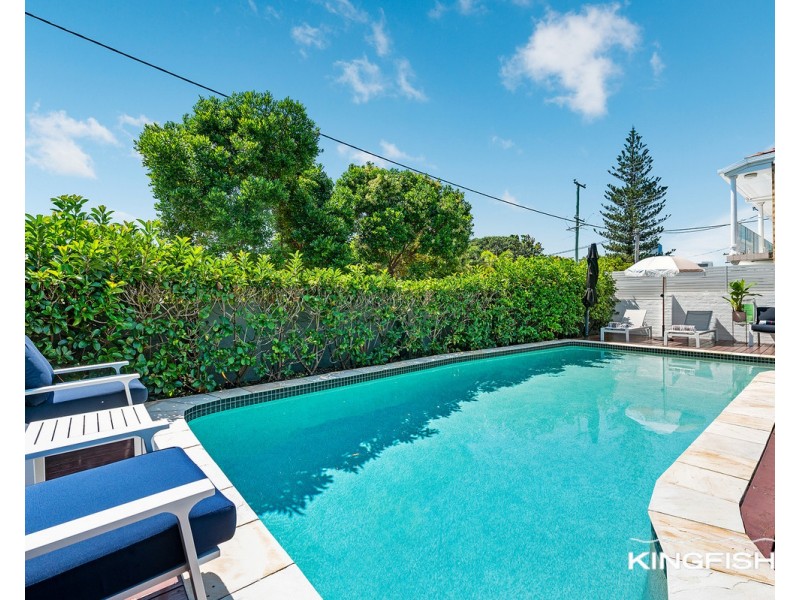 18 Furlong Street, Broadbeach Waters QLD 4218