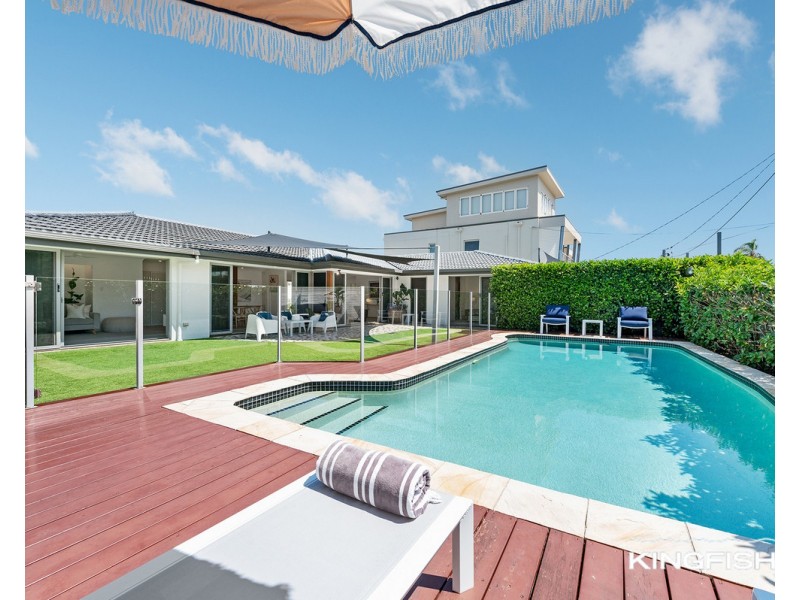 18 Furlong Street, Broadbeach Waters QLD 4218
