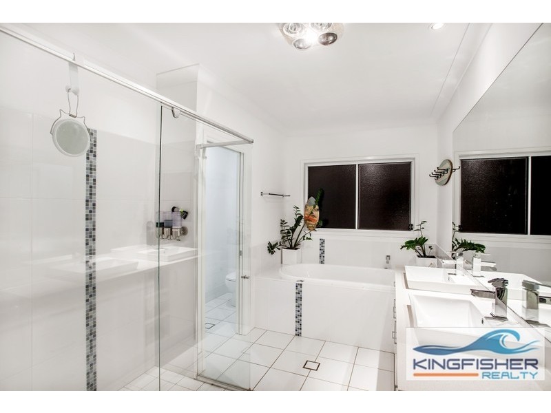 25 Southern Skies Avenue, Reedy Creek QLD 4227