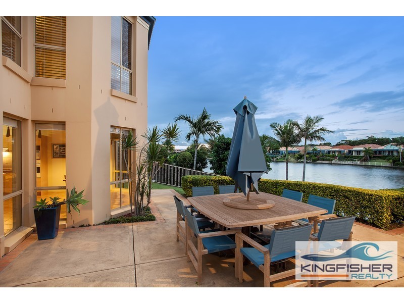 1 Seychelles Court, Burleigh Waters QLD 4220