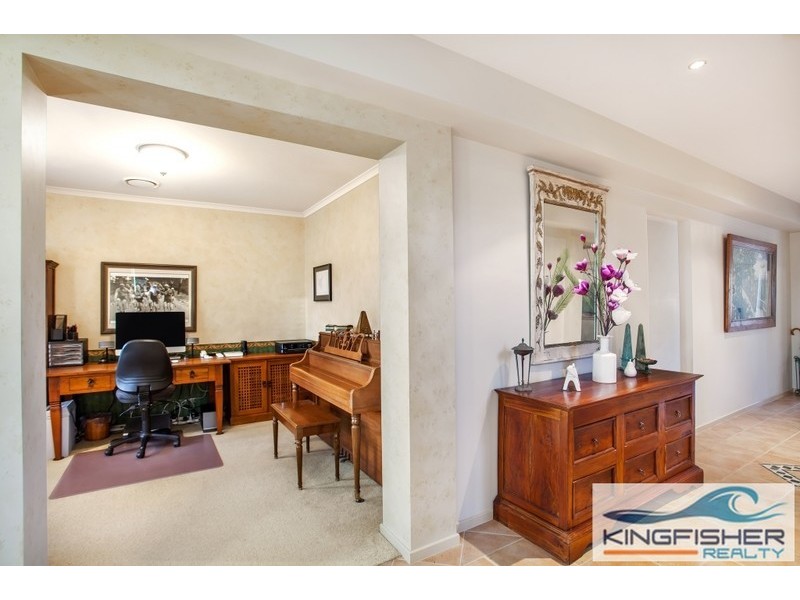 1 Seychelles Court, Burleigh Waters QLD 4220