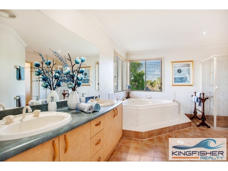 1 Seychelles Court, Burleigh Waters QLD 4220