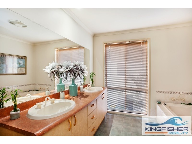 1 Seychelles Court, Burleigh Waters QLD 4220