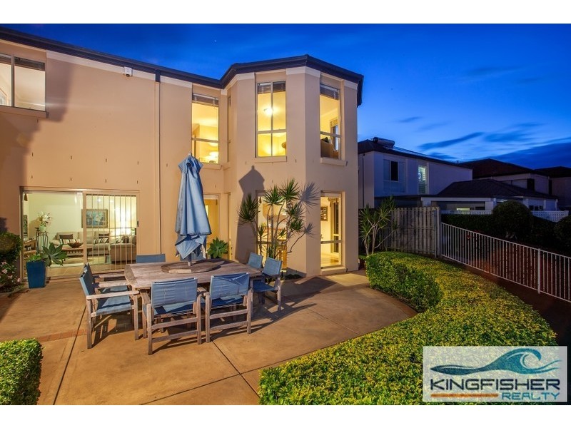 1 Seychelles Court, Burleigh Waters QLD 4220