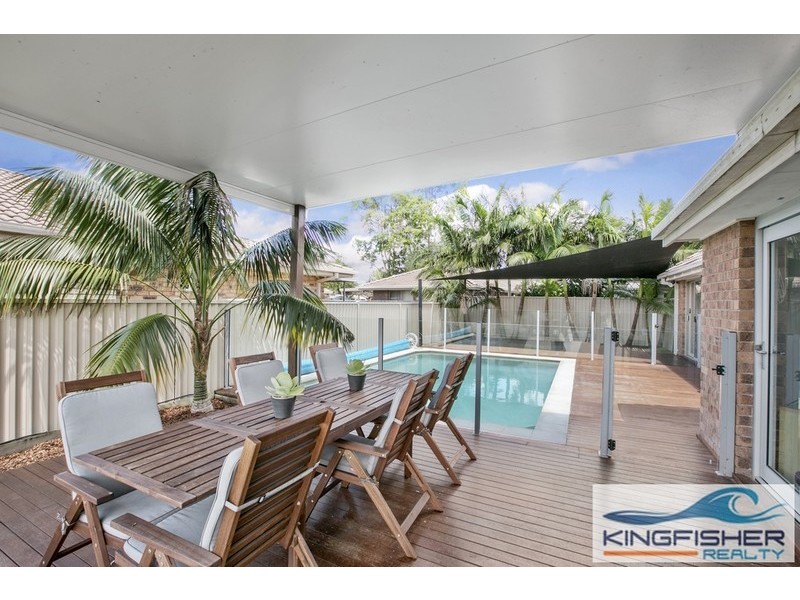 8 Cuckoo Crescent, Burleigh Waters QLD 4220