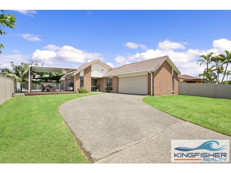 8 Cuckoo Crescent, Burleigh Waters QLD 4220