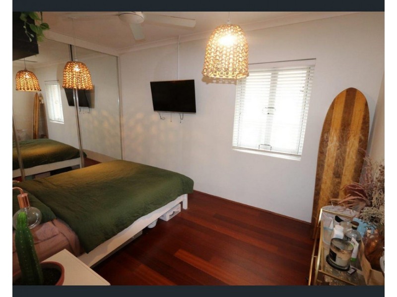 6 Anzac Parade, Burleigh Heads QLD 4220