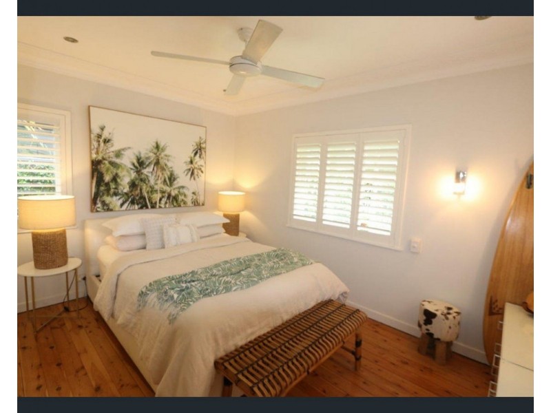 6 Anzac Parade, Burleigh Heads QLD 4220