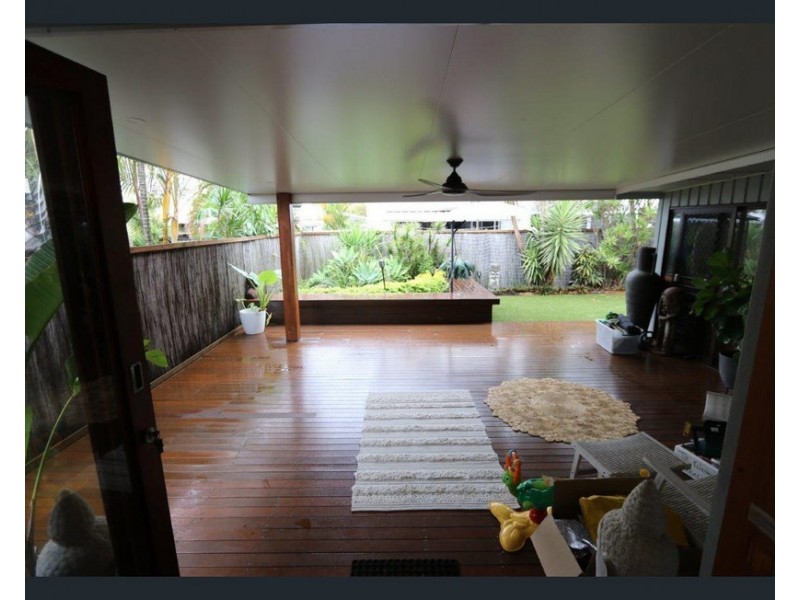 6 Anzac Parade, Burleigh Heads QLD 4220