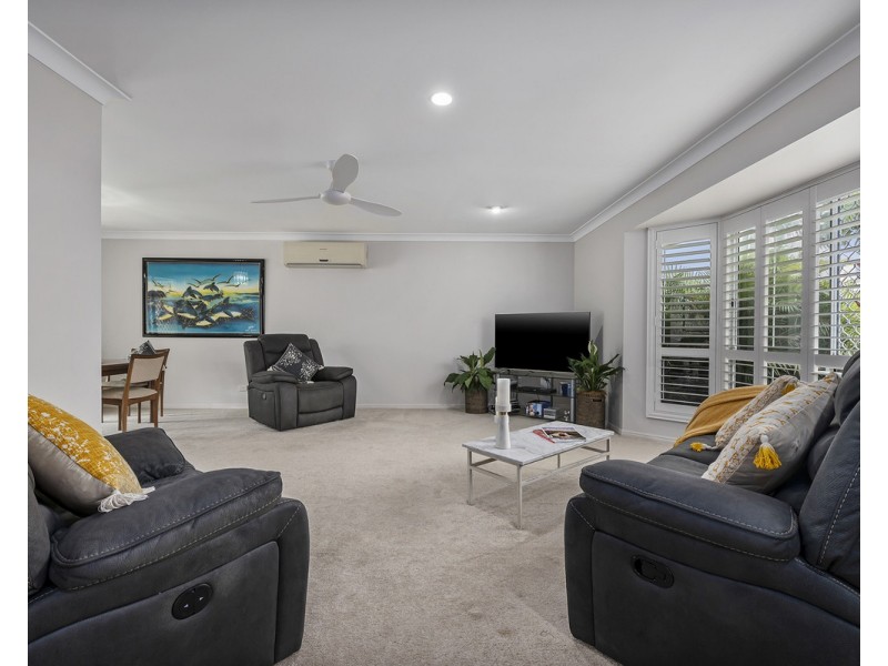5 Goldfinch Avenue, Burleigh Waters QLD 4220