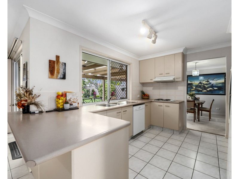 5 Goldfinch Avenue, Burleigh Waters QLD 4220