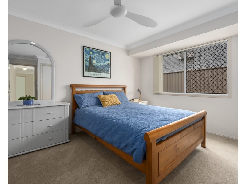 5 Goldfinch Avenue, Burleigh Waters QLD 4220