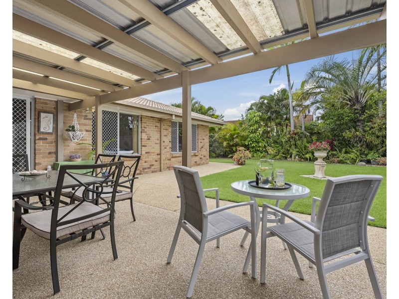 5 Goldfinch Avenue, Burleigh Waters QLD 4220