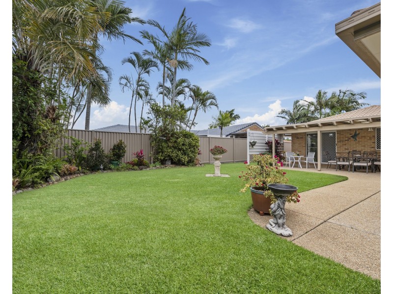 5 Goldfinch Avenue, Burleigh Waters QLD 4220