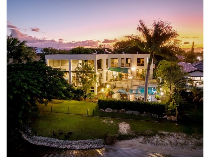 114 Dunlin Drive, Burleigh Waters QLD 4220