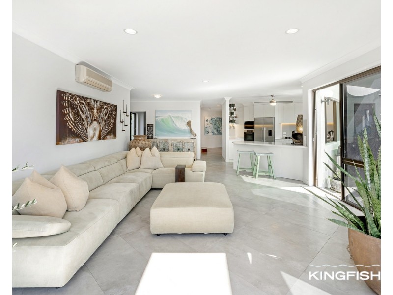 114 Dunlin Drive, Burleigh Waters QLD 4220