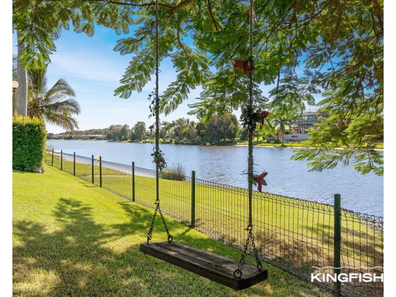 114 Dunlin Drive, Burleigh Waters QLD 4220