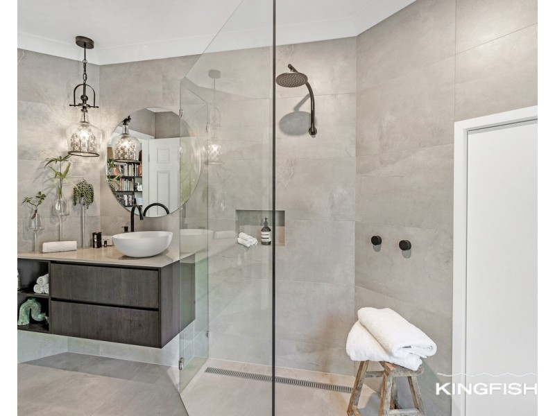 114 Dunlin Drive, Burleigh Waters QLD 4220