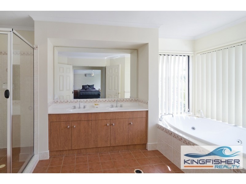 2 Tobago Court, Burleigh Waters QLD 4220