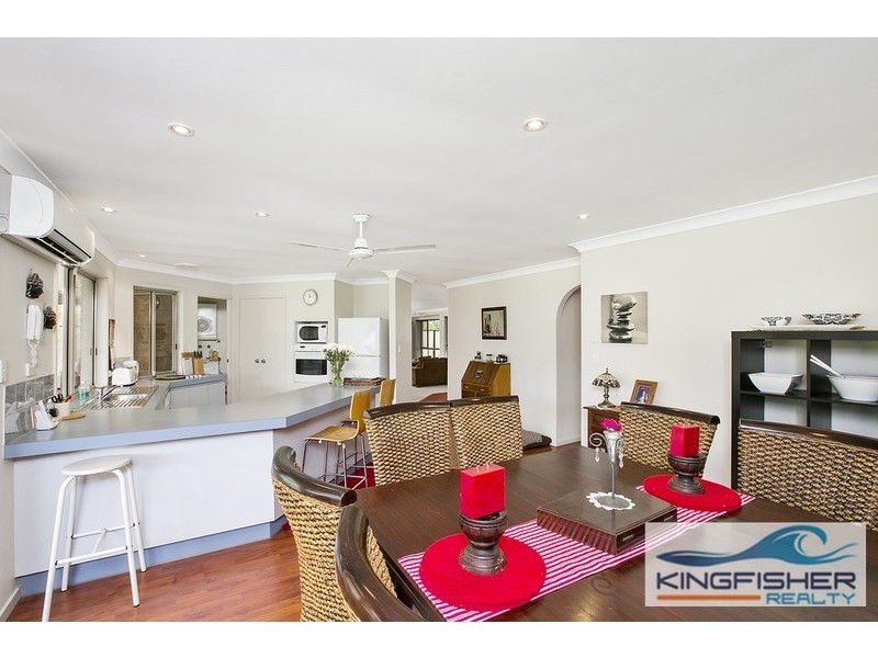 156 Christine Avenue, Burleigh Waters QLD 4220