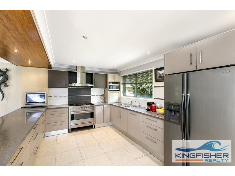 10 Egret Avenue, Burleigh Waters QLD 4220