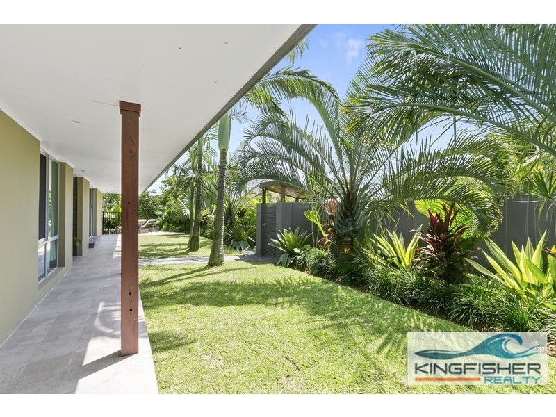 10 Egret Avenue, Burleigh Waters QLD 4220