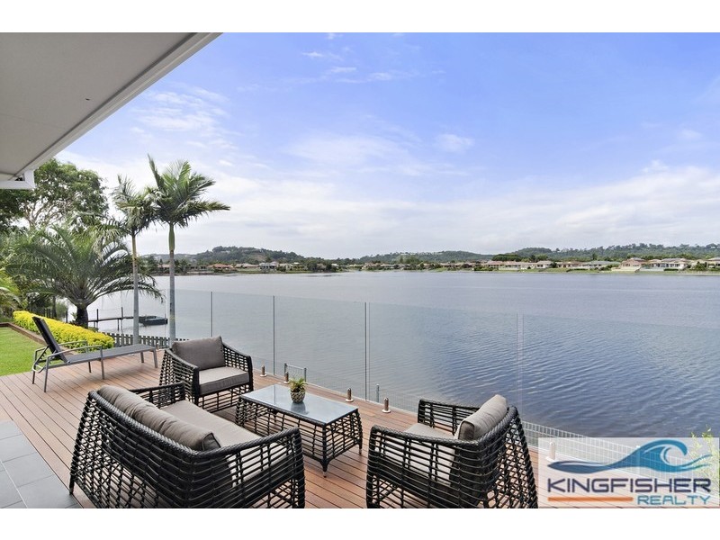 54 Auk Avenue, Burleigh Waters QLD 4220