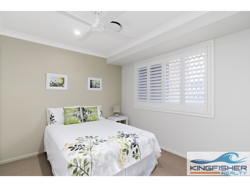 54 Auk Avenue, Burleigh Waters QLD 4220