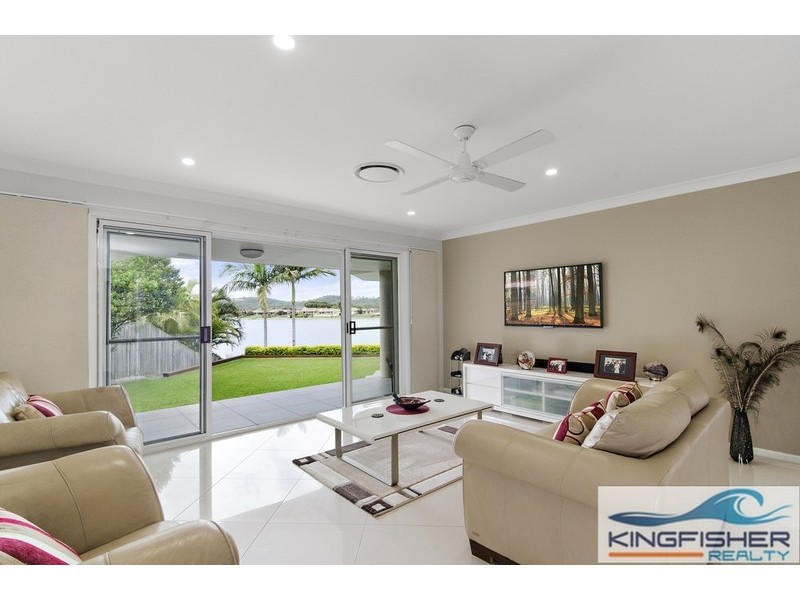 54 Auk Avenue, Burleigh Waters QLD 4220