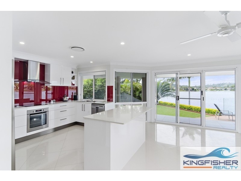 54 Auk Avenue, Burleigh Waters QLD 4220