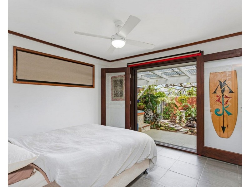 1/15 Adams Avenue, Miami QLD 4220
