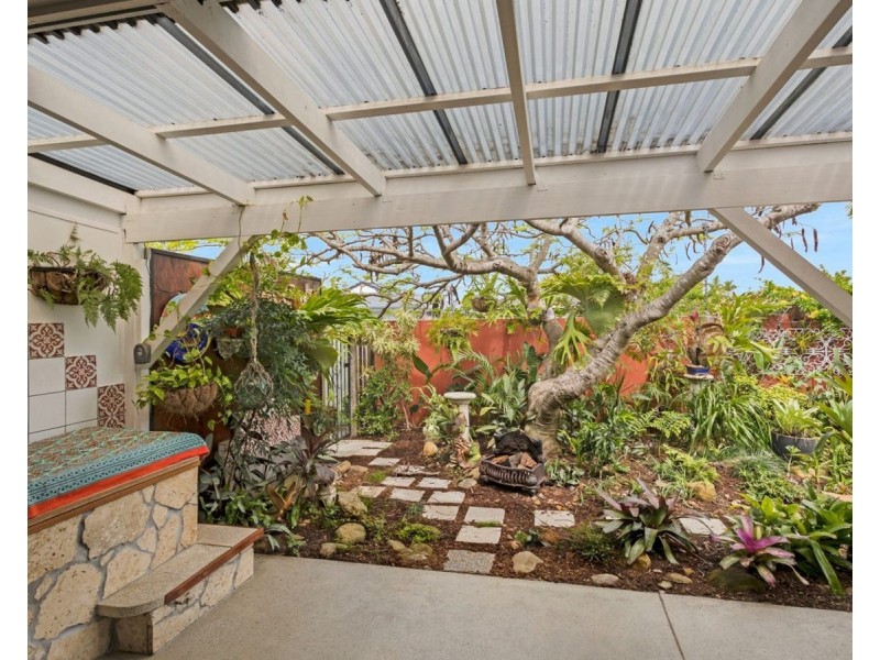 1/15 Adams Avenue, Miami QLD 4220