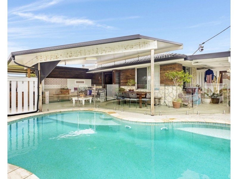 1/15 Adams Avenue, Miami QLD 4220