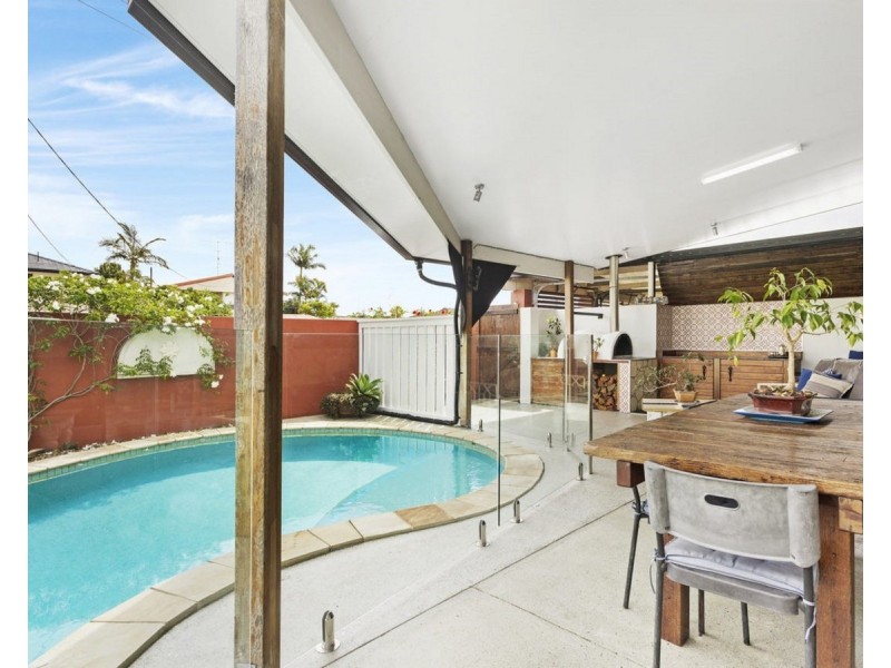 1/15 Adams Avenue, Miami QLD 4220