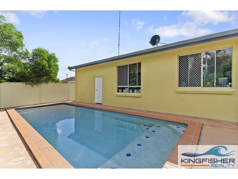 16 Egret Avenue, Burleigh Waters QLD 4220