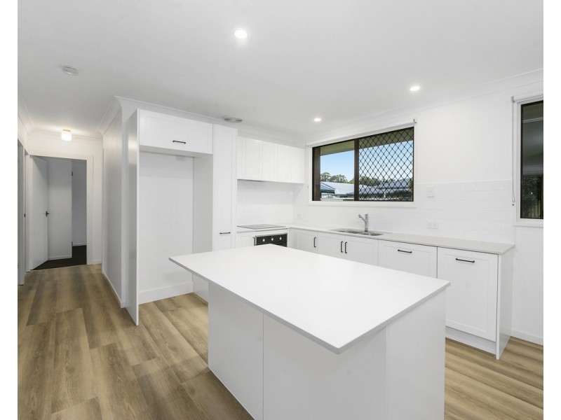 12 Dotterel Drive, Burleigh Waters QLD 4220