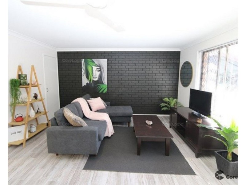 2/6 Corunna Cr, Ashmore QLD 4214