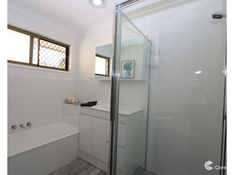 2/6 Corunna Cr, Ashmore QLD 4214