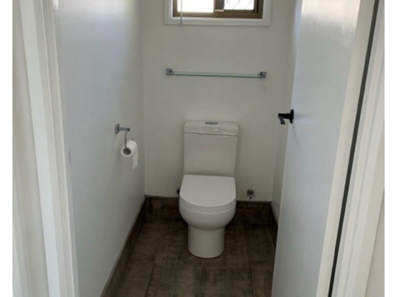 2/6 Corunna Cr, Ashmore QLD 4214