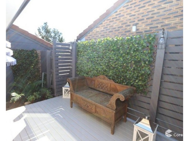 2/6 Corunna Cr, Ashmore QLD 4214