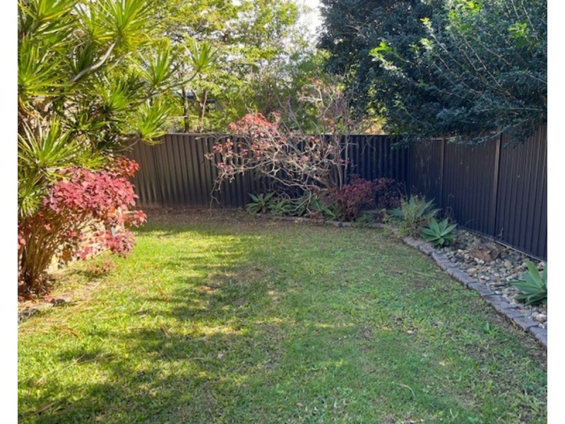 2/6 Corunna Cr, Ashmore QLD 4214