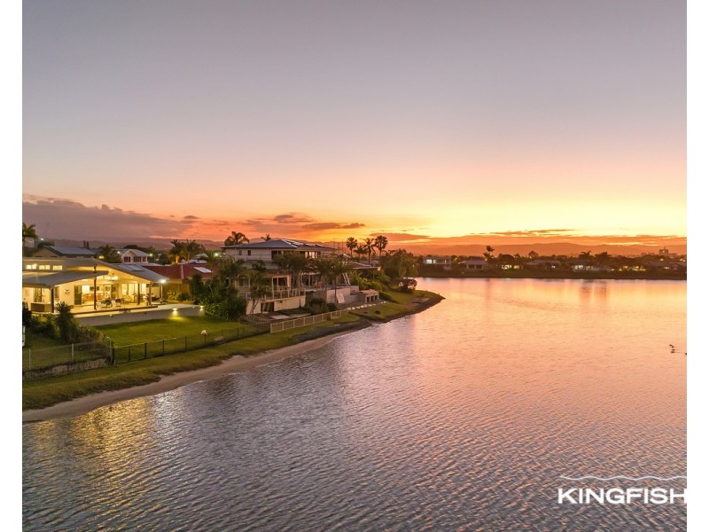 210 Acanthus Avenue, Burleigh Waters QLD 4220