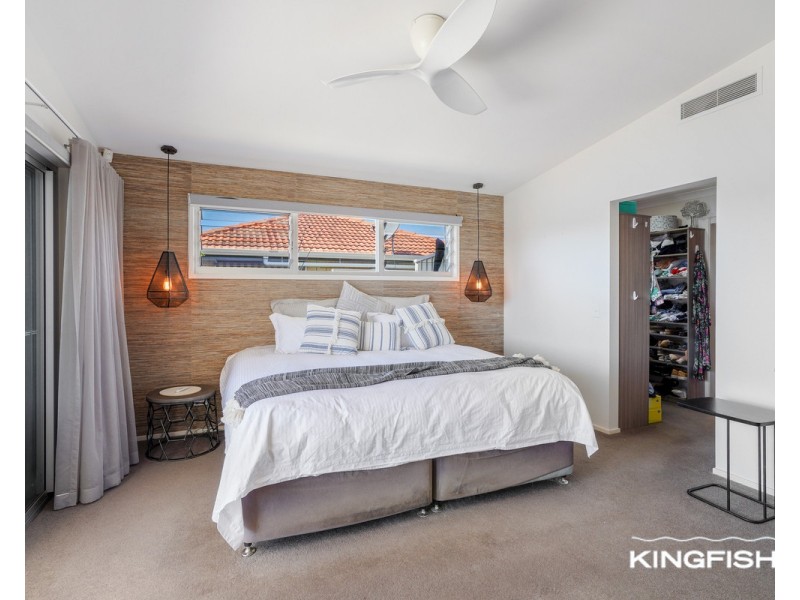 210 Acanthus Avenue, Burleigh Waters QLD 4220