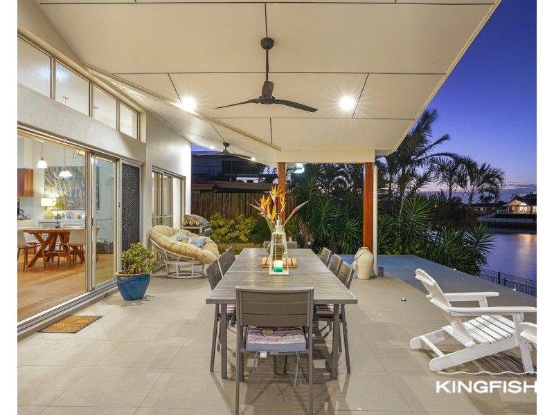 210 Acanthus Avenue, Burleigh Waters QLD 4220