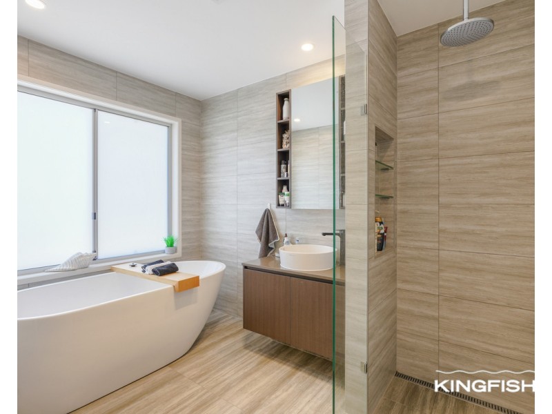 210 Acanthus Avenue, Burleigh Waters QLD 4220