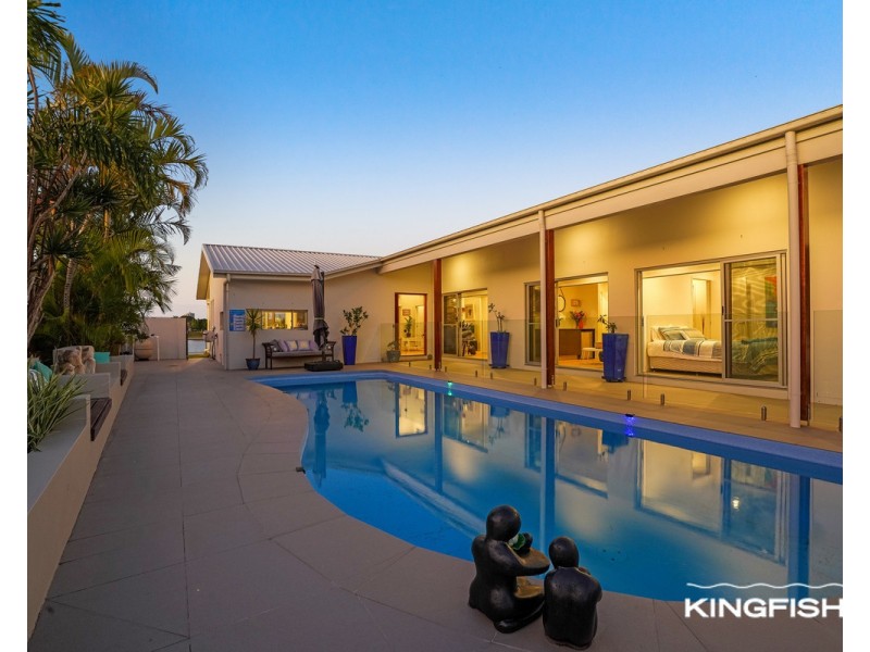 210 Acanthus Avenue, Burleigh Waters QLD 4220