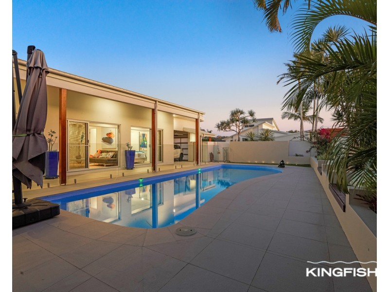 210 Acanthus Avenue, Burleigh Waters QLD 4220