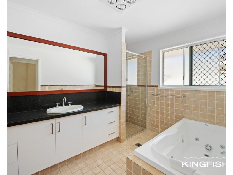 14 Swift Place, Burleigh Waters QLD 4220