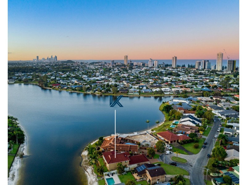 39 Kingfisher Crescent, Burleigh Waters QLD 4220